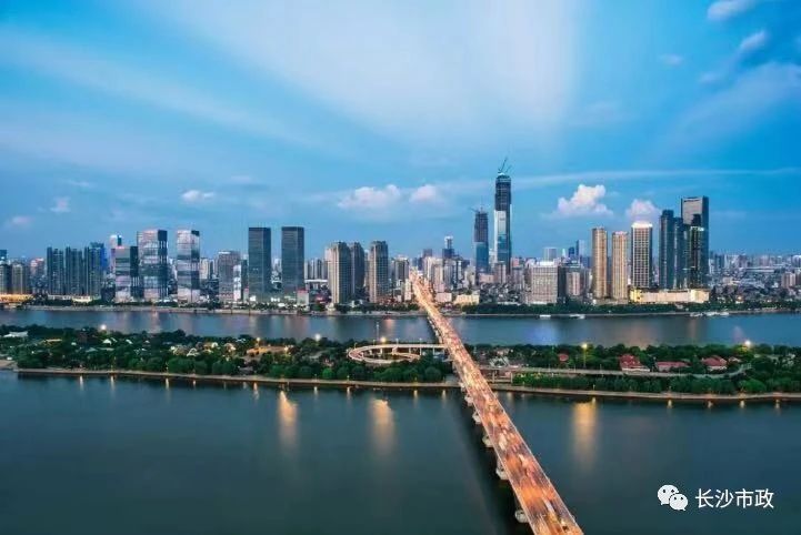 以城市，見未來；與城市，共成長